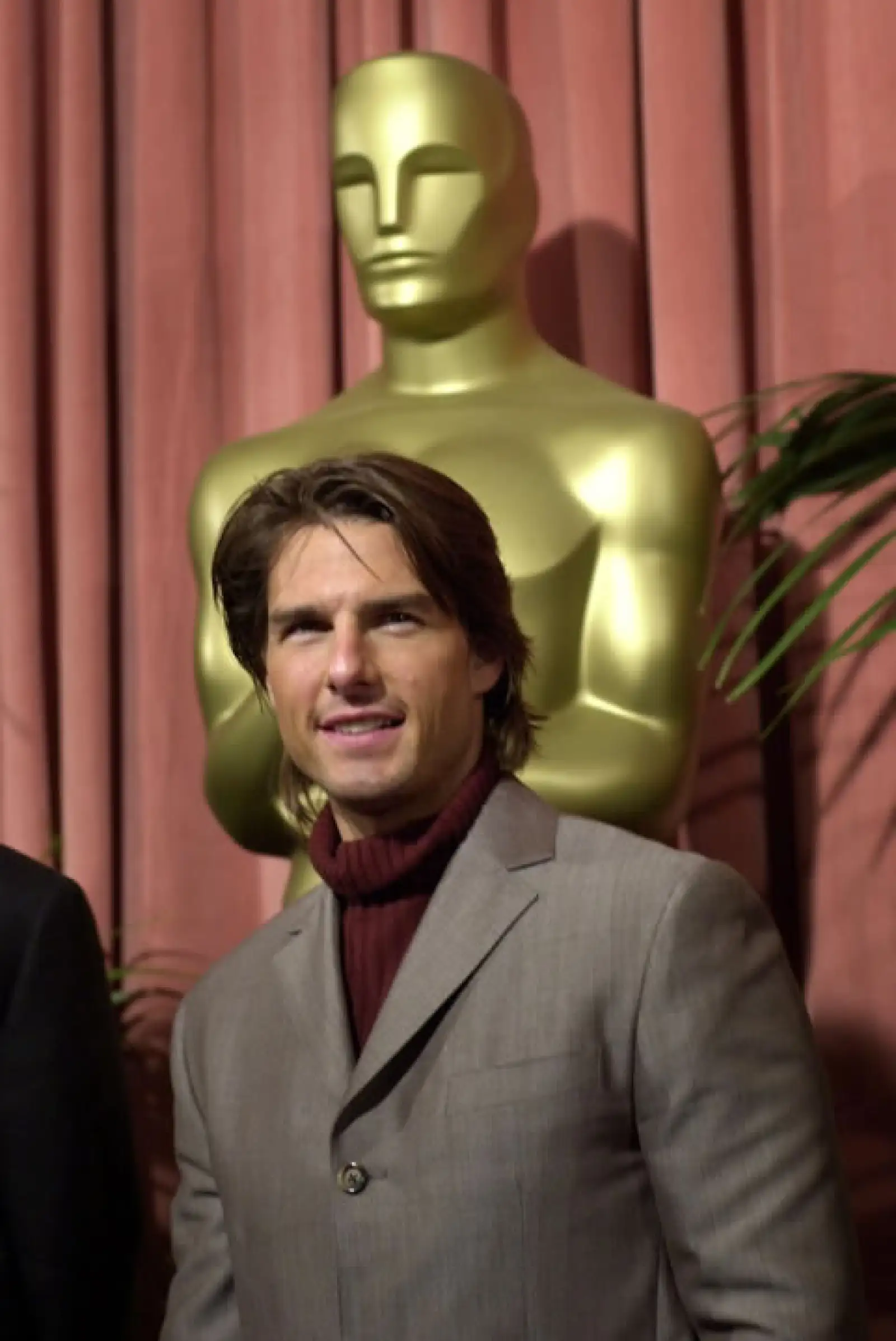 Tom en la fiesta de los Oscar 2000, entrega en la que estuvo nominado a Mejor Actor de Reparto por su papel en Magnolia.