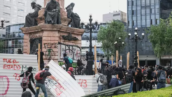 Marcha por los 43 desparecidos de la Normal de Ayotzinapa