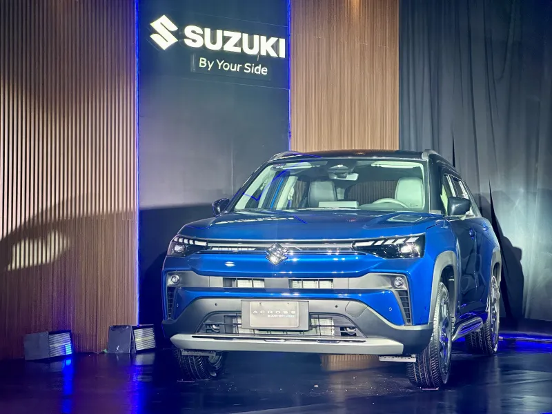 Suzuki presentó el Across Boostergreen 2027 en México. El modelo, importado de India, llegará en una sola versión con un precio de 529,990 pesos.