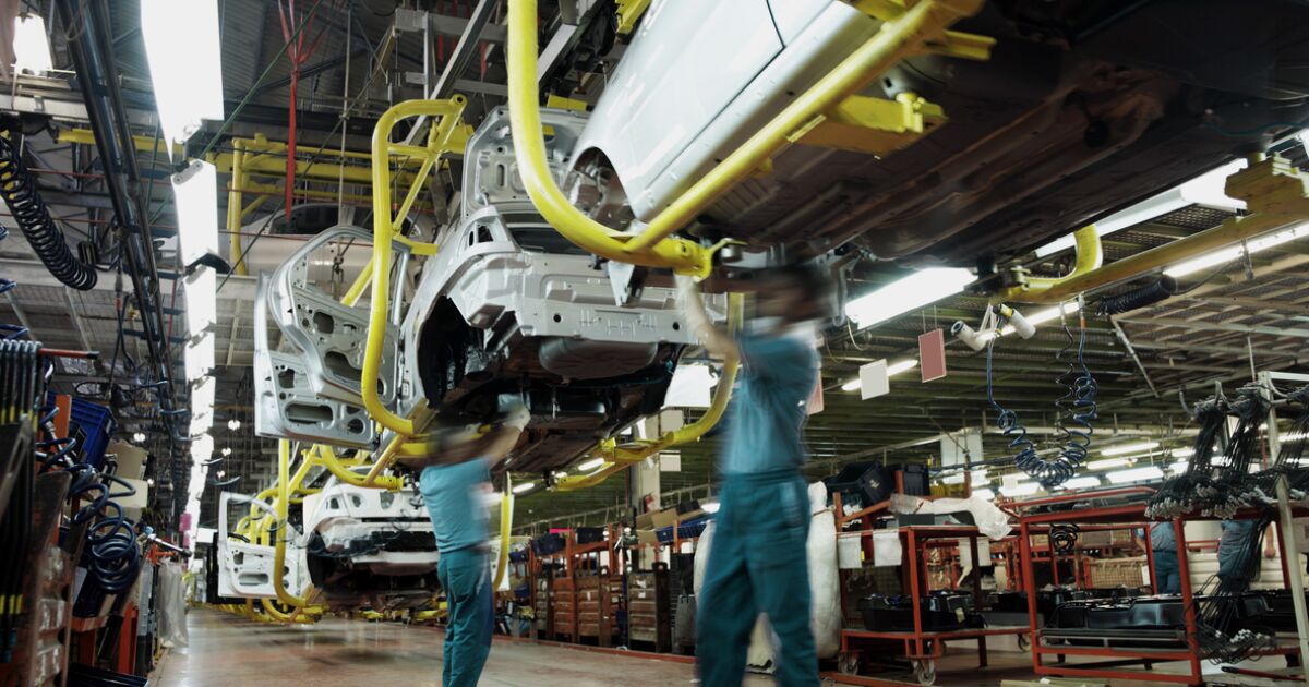 Producción automotriz en México crece 0.91% en 2026
