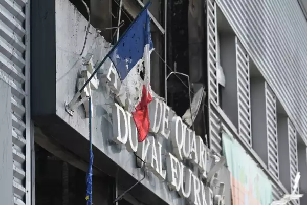 bandera-francia-disturbios