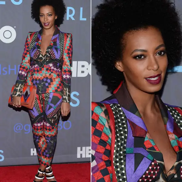 Empezamos a notar su gusto por los estampados geométricos con un traje de Just Cavalli pre fall 2013. El pelo lo llevó en un corto afro y labios color marsala.