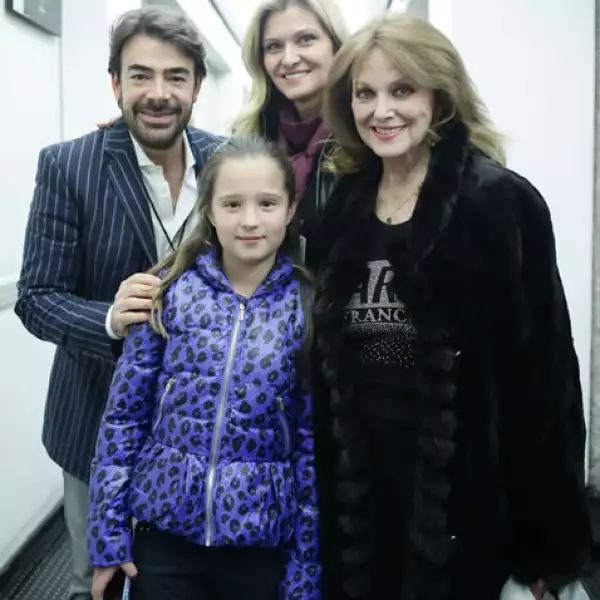 Toño Mauri, Carla Alemán, Christine Martell y Vanessa Alemán.