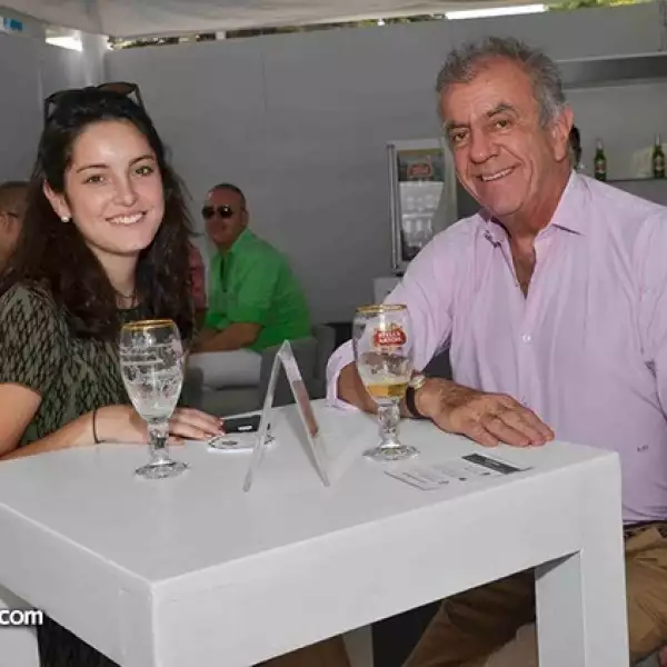 Camila y Rodrigo Rivero Lake.