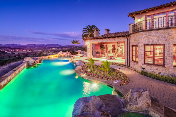 SanDiego-exterior.png