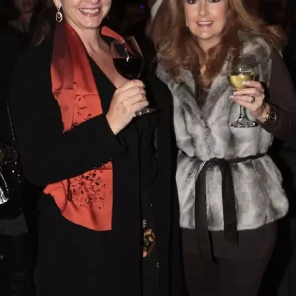 Elena Torres,Monique Tardai