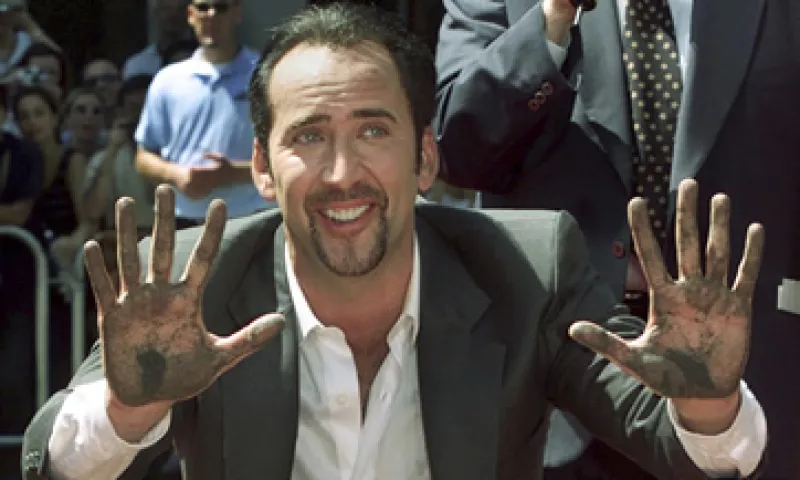 Cage habría peleado en la subasta con su colega Leonardo Di Caprio para comprar el fósil (Foto: AFP)