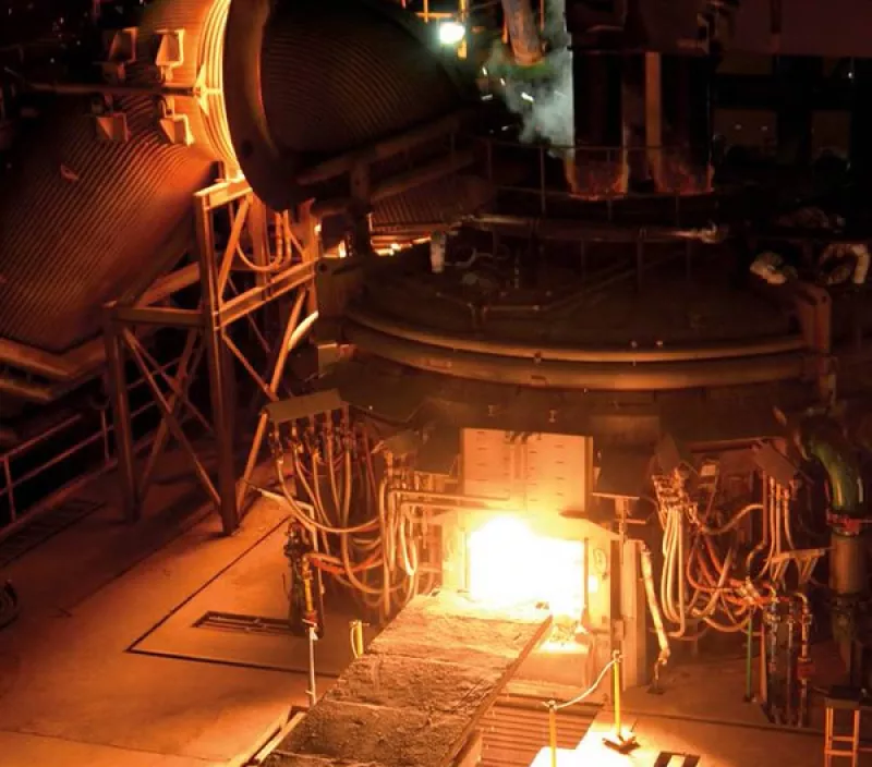 Desde 2015, AHMSA se ha visto obligada a recortar empleos y producción ante la caída en la demanda mundial de acero.