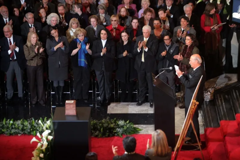 El reconocido actor mexicano recibió un homenaje póstumo en el Palacio de Bellas Artes, en donde se dieron cita diversas personalidades del medio artístico.