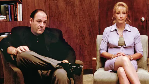 Shringking, The Sopranos, The Bear, Ted Lasso son algunas series que abordan la salud mental de los hombres.