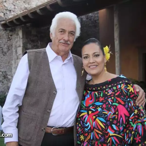 Juan German Torreslanda,Wendolyn Almaraz de Torreslanda