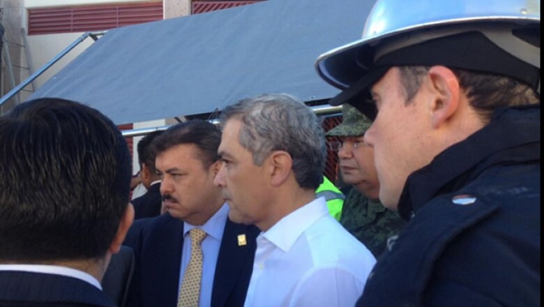 Miguel Ángel Mancera reporta en su cuenta de Twitter que el cuerpo de una mujer fue hallado durante la remoción de escombros.