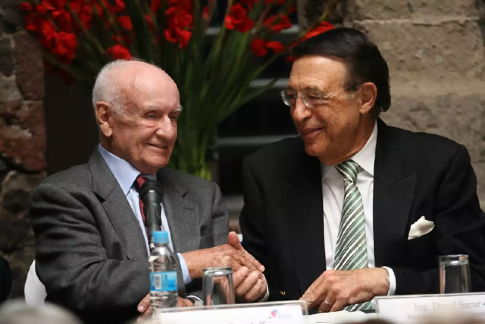 Homenaje a Jacobo Zabludovsky y Leon Davidoff.