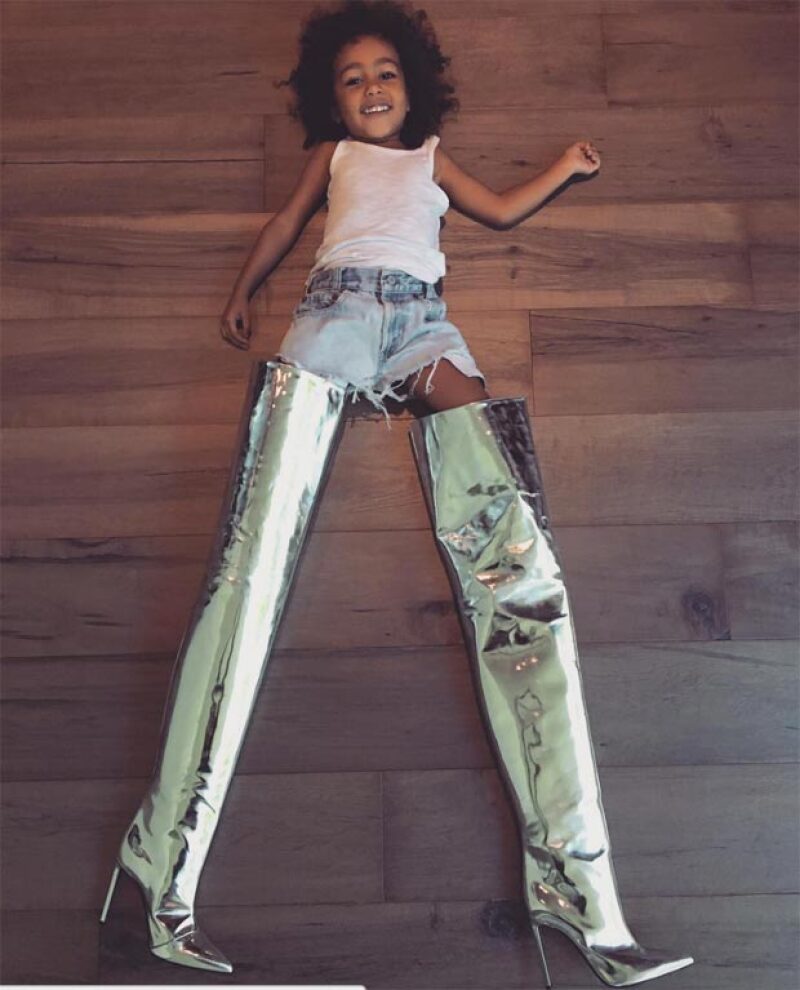 North es fanática del clóset de su mamá.
