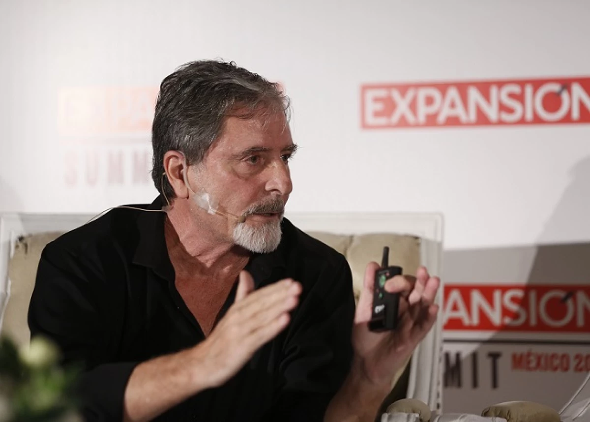 Jonathan Barbieri cofundador de mezcal Pierde Almas