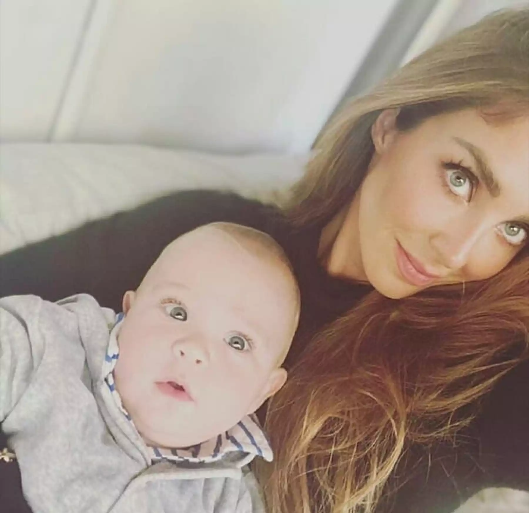 Anahí y su hijo emiliano