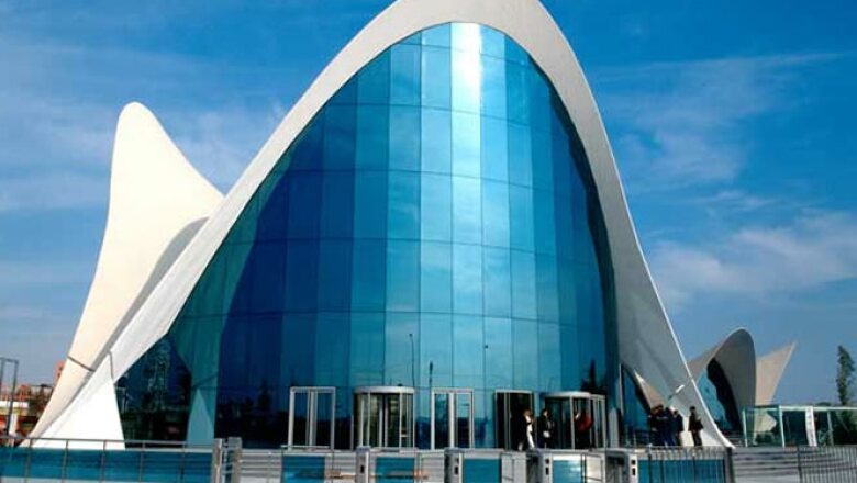 La empresa mexicana saldrá de este mercado debido a la crisis del euro, sin embargo durante su estancia desde 2001, participó en varios proyectos, como el Museo Oceanográfico en Valencia.
