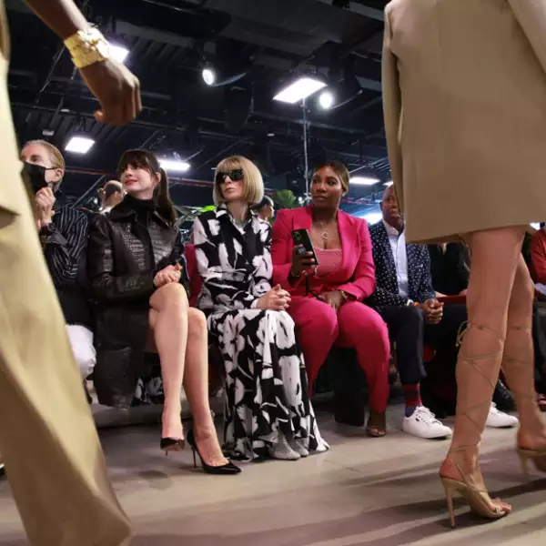 anne-hathaway-evil-wears-prada