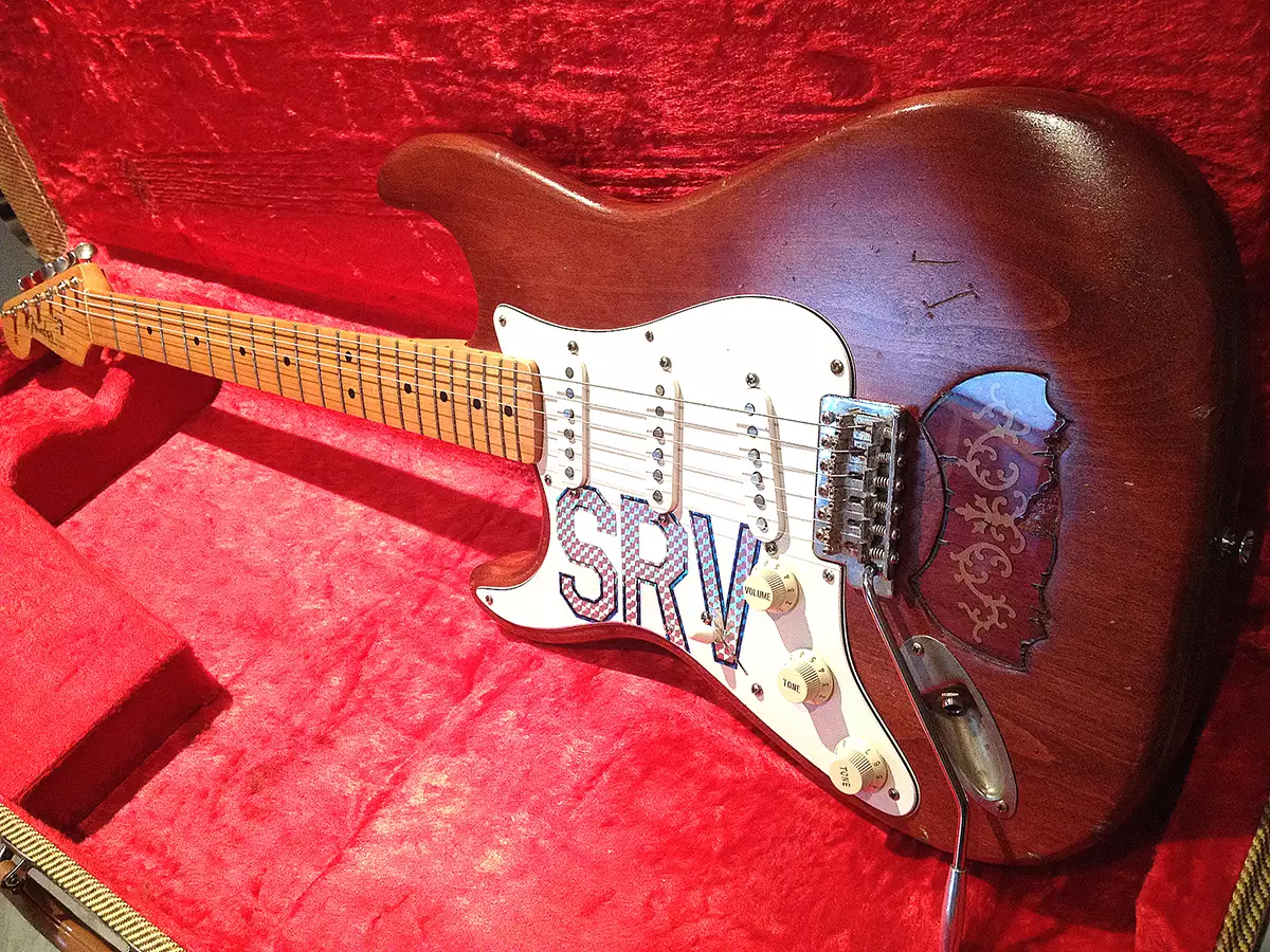 Fender Stratocaster "Lenny" - 623,500 dólares