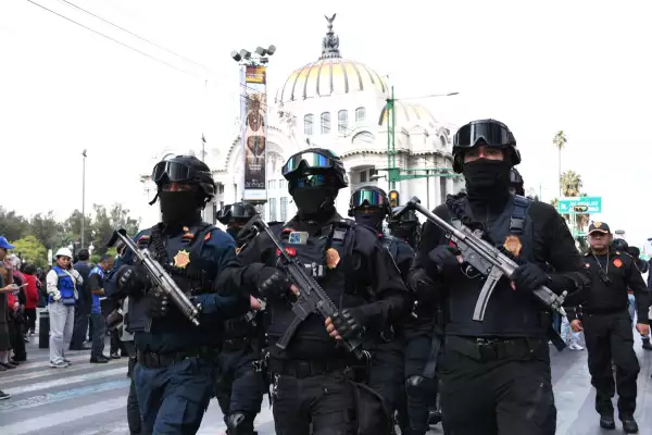 policias-ssc-bellas-artes.jpeg