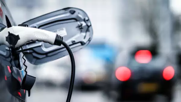 ¿Se acabó el negocio? Los autos eléctricos requieren menos visitas al taller mecánico