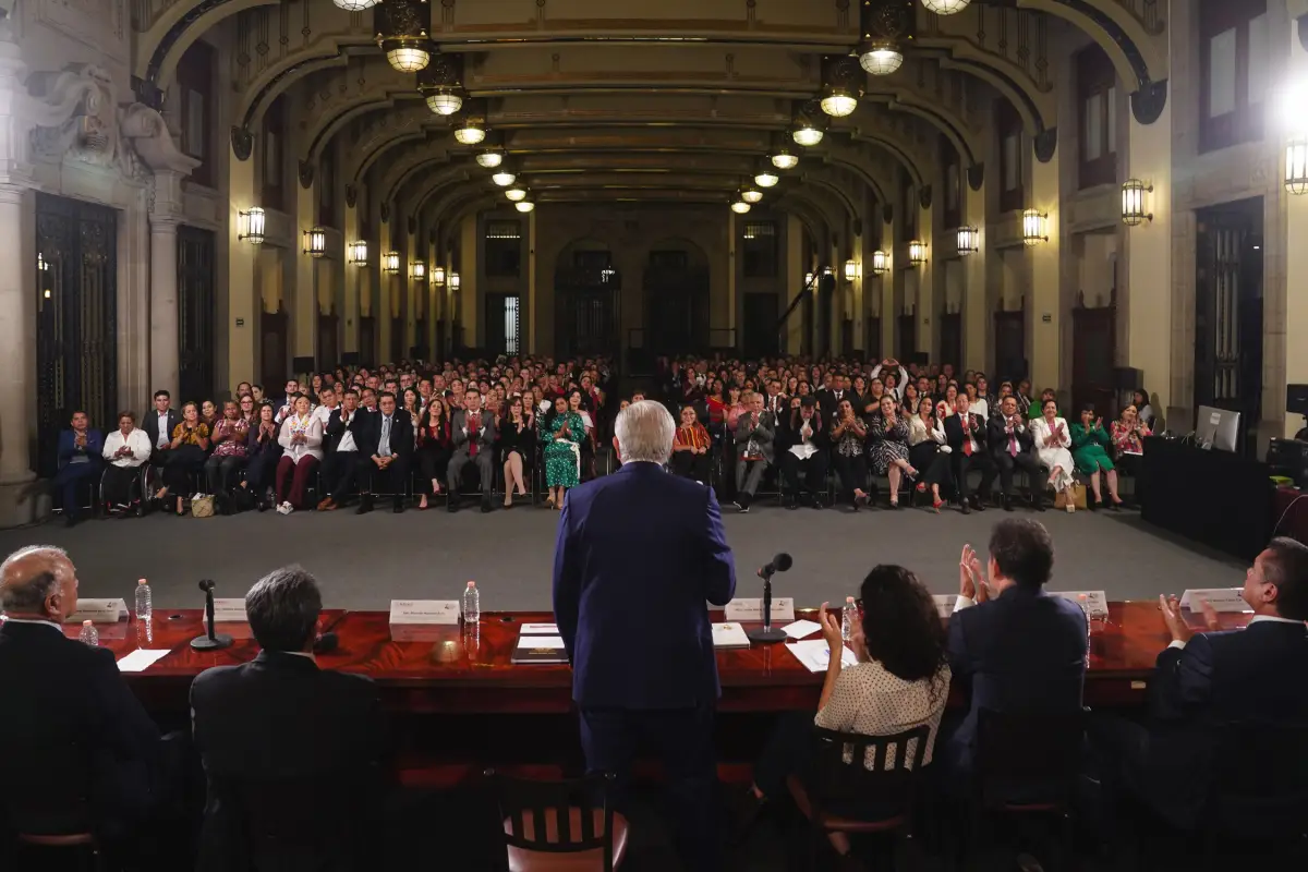 reunion-legisladores-amlo.jpeg