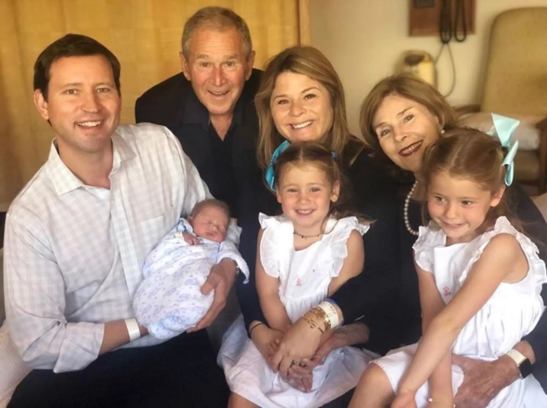Nuevo integrante de la familia Bush 1.jpg