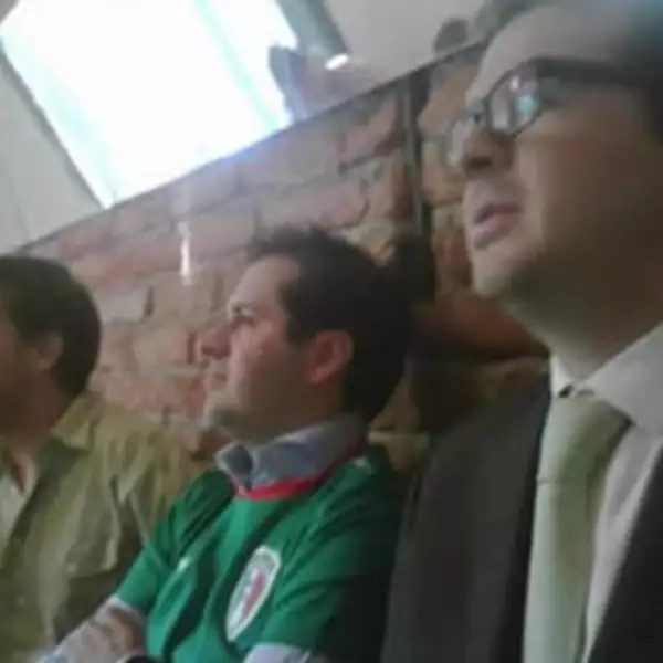 Ramón Arias, Juan Pablo Visoso y Alonso Rivero en casa Magnolia