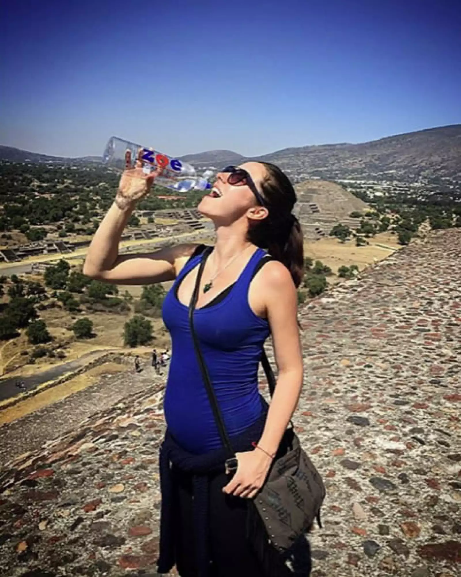 Con 22 semanas de embarazo, Ariadne subió las pirámides de Teotihuacán.