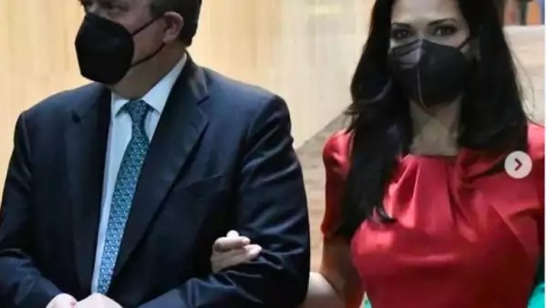 Marcelo Ebrard y Rosalinda Bueso.
