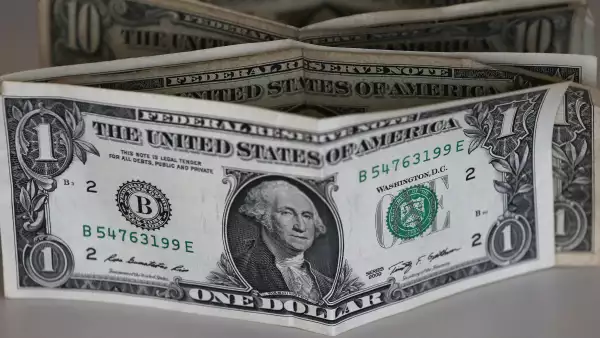 La moneda mexicana inicia el viernes con ganancias.