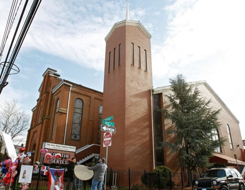 Su funeral se llevará a cabo en la Iglesia New Hope en Newark, Nueva Jersey. Se espera la llegada de celebridades.