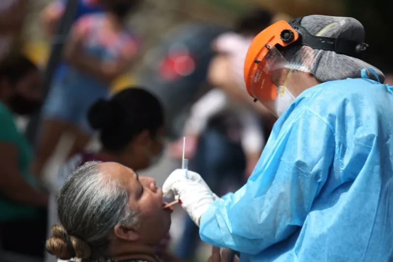 Tercera ola de contagios por COVID-19, de blogs a tabasqueños a realizarse la prueba para la detección de dicho virus.