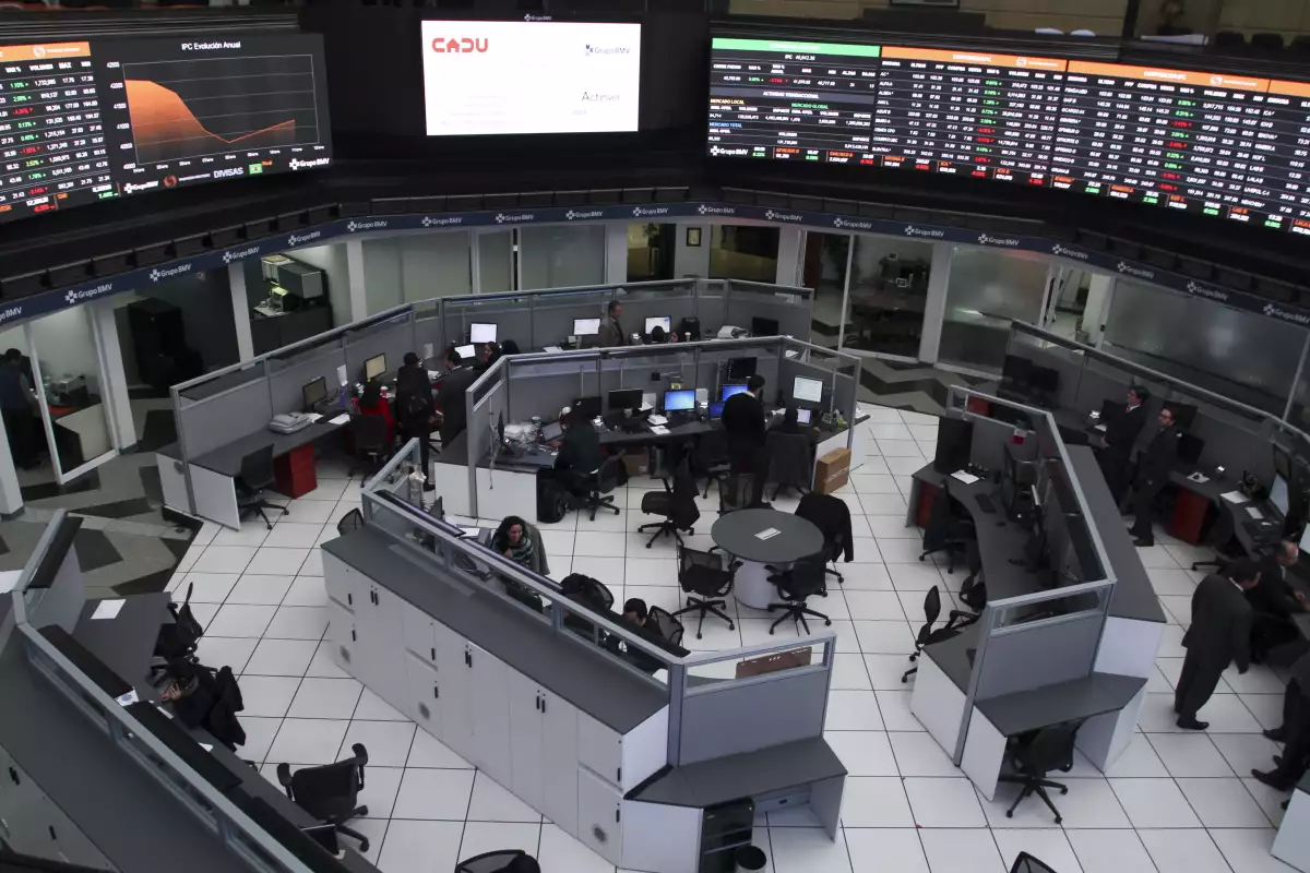 Las acciones en la Bolsa mexicana se vieron afectadas este martes ante el interés de activos de riesgo.