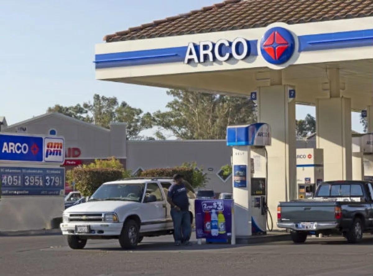 gasolinera marca Arco