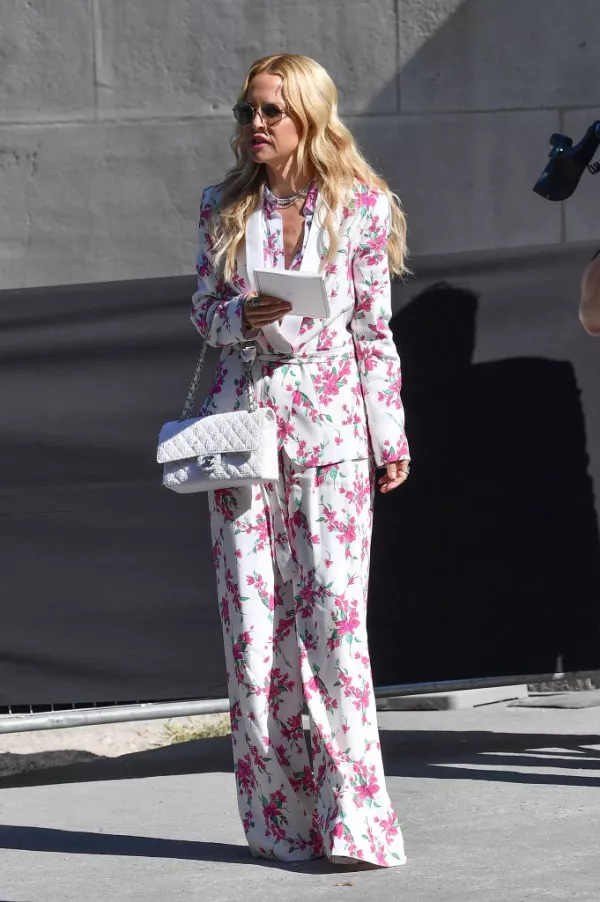 Chanel : Outside Arrivals - Paris Fashion Week - Haute Couture Fall/Winter 2019/2020