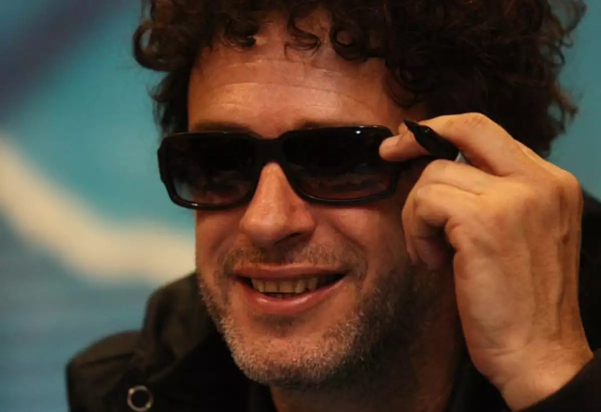 El ex vocalista de Soda Stereo cumple 12 meses en estado de coma luego del accidente cerebrovascular que sufrió tras un concierto en Caracas, Venezuela.