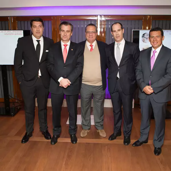 Coctel del 25 aniversario de México Asistencia