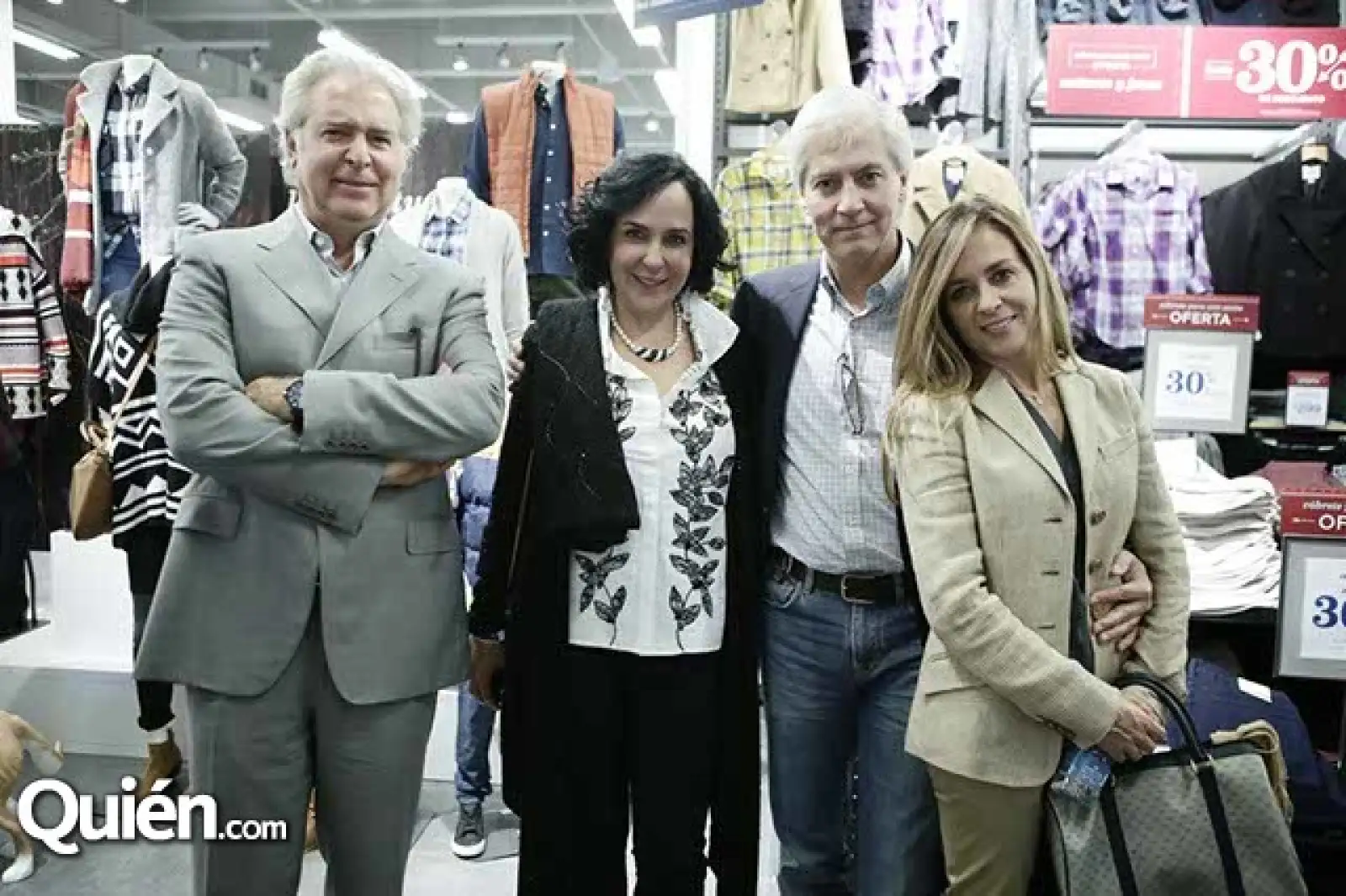 Fabio Covarrubias,Margie Ibarray,Mauricio y Adriana Covarrubias