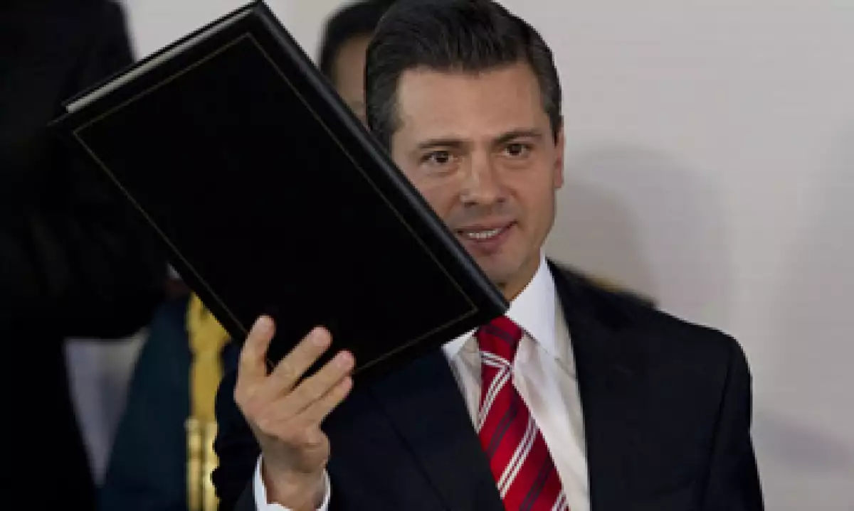 El presidente Enrique Peña Nieto también posee obras de arte, que le fueron donadas o heredadas, joyas y muebles. (AP)