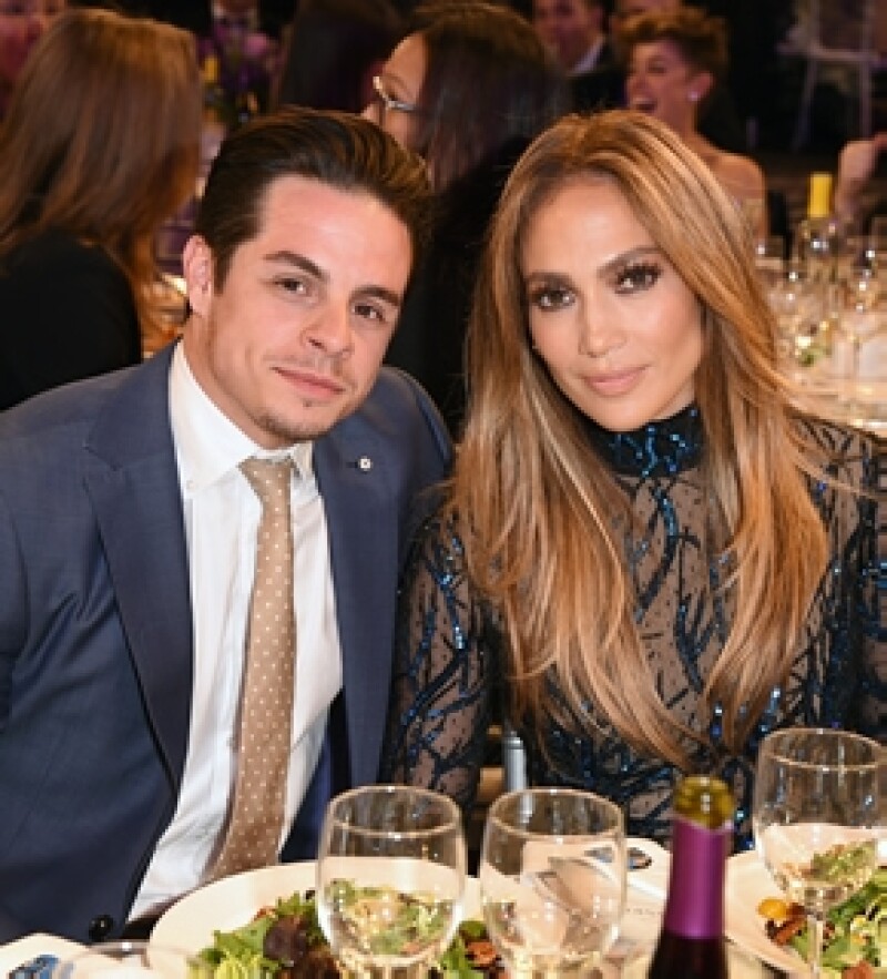 Parece que a pesar de que la cantante está muy dolida por que su novio la ha humillado públicamente, aún tiene fuertes sentimientos hacia él.