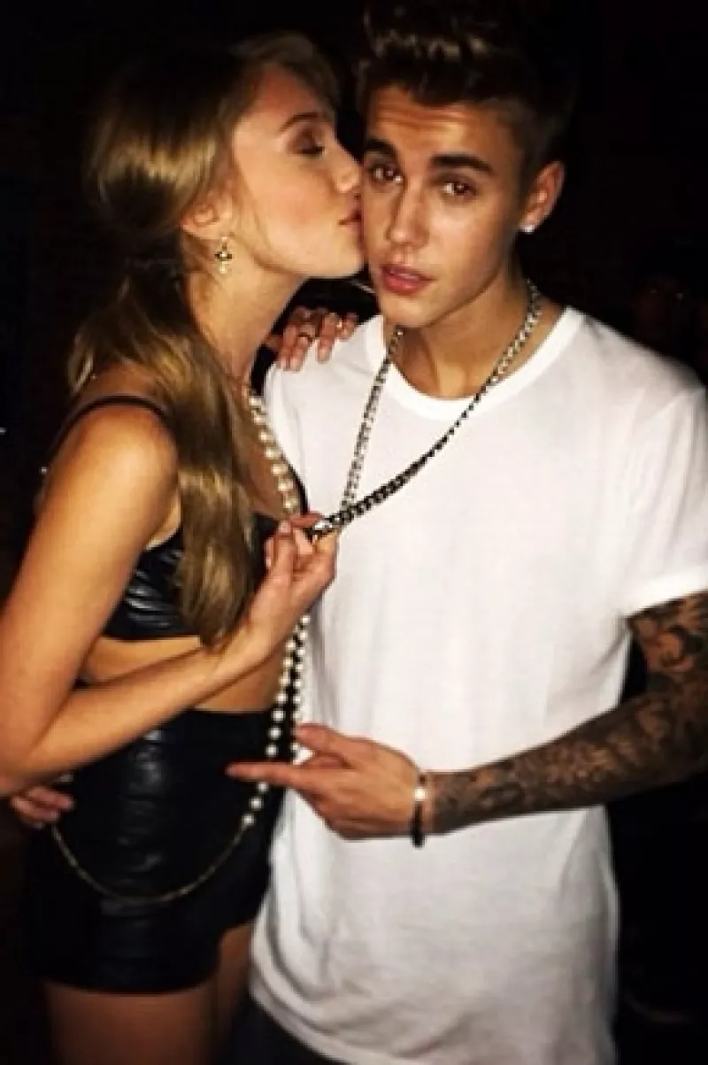 Hace una semana el ídolo presentó un adelanto muy hot de su nuevo clip titulado “All That Matters”, el cual muestra un joven más "adulto", ahora que está completo, ¿qué opinan del resultado?