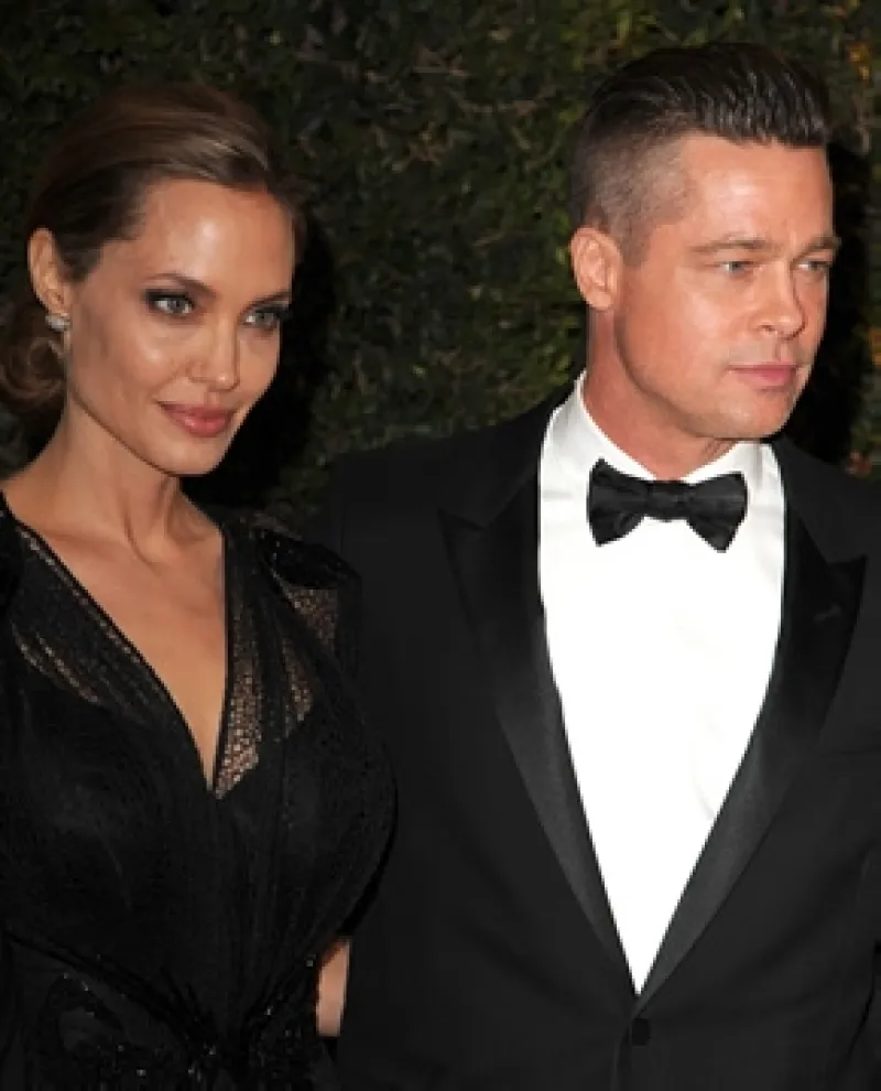 Según una fuente cercana, la pareja se casará cuatro veces, la primera vez en Australia, luego en LA o Nueva Orleans, las Bahamas y por último en Francia, ¿será?