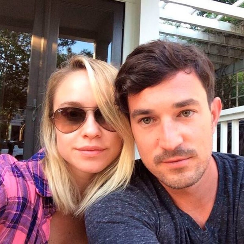 La pareja se encontraba en viaje de negocios de Matt, quien es dueño de una discoteca.