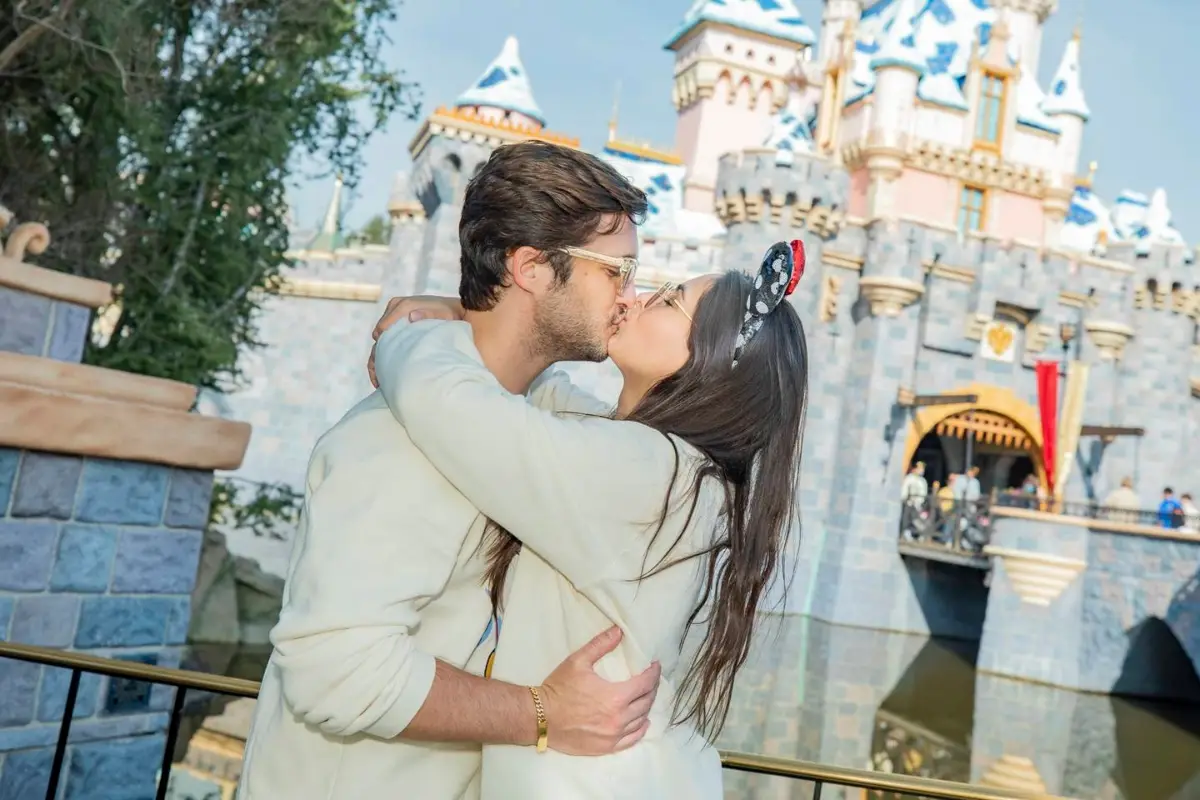 Diego Boneta y Renata Notni 