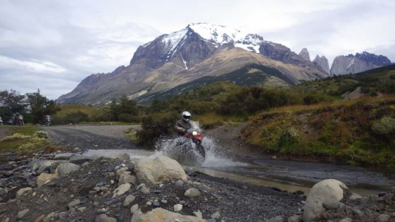Por tierra