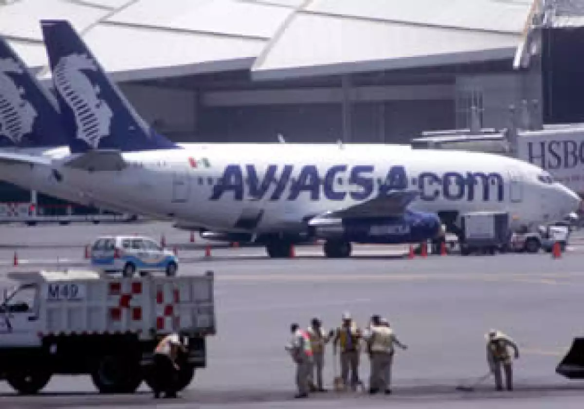 Tras la suspensión, Aviacsa ofrece a los pasajeros el cambio de fecha o el reembolso en un lapso de 25 días. (Foto: Notimex)