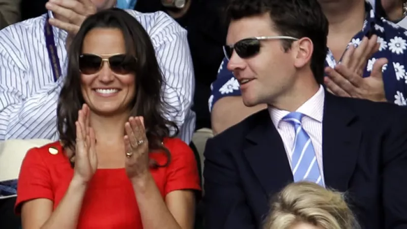 Pippa Middleton contempla un partido de tenis