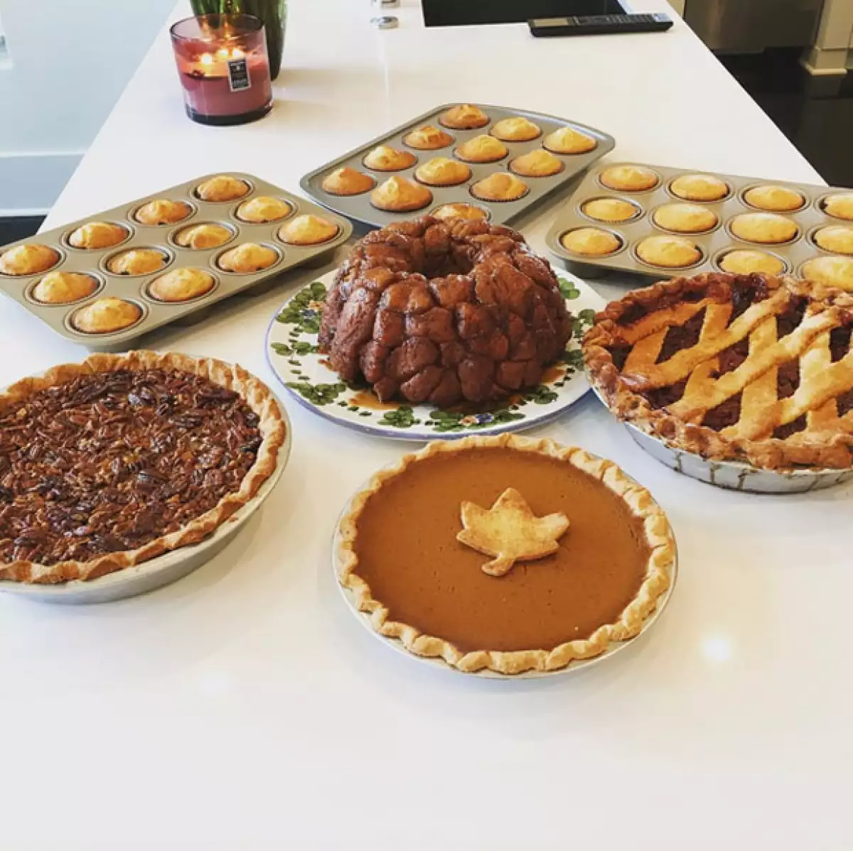 Con deliciosas y tradicionales recetas, así como con sus seres queridos, es como las celebs comparten cómo celebrarán este día.