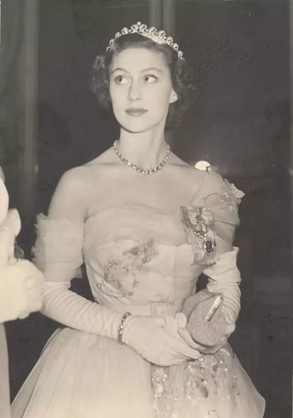Princess Margaret - November 1951 Princess Margaret In Paris Arriving At The Hertford Hospital Ball At The Cercle Interallie. Princess Elizabeth Wearing Her 21st Birthday Off-shoulder Dior Gown Last Night Went To Paris' Most Spectacular Ball Since T